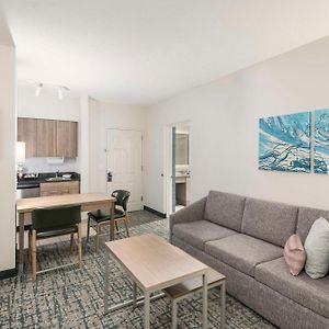 One-Bedroom King Suite Non-Smoking